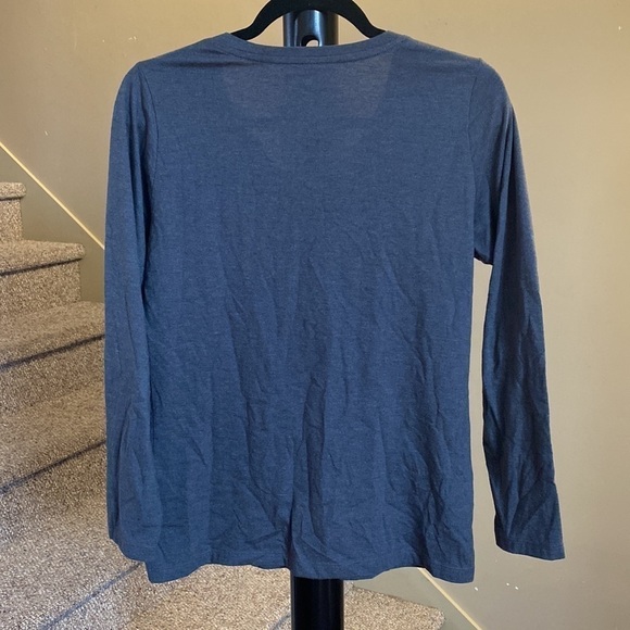 EDDIE Bauer women long sleeves vneck tee gray Size Small - Picture 5 of 9